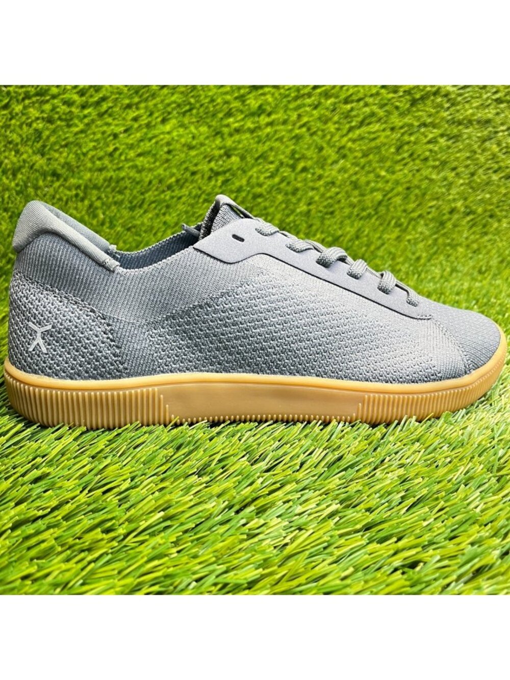 Flux Adapt Trainer Gray Gum Womens Size 8.5 Mens Size 7.5 Athletic Knit Shoes
